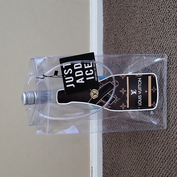 Wine Bag - Picture 1 of 5